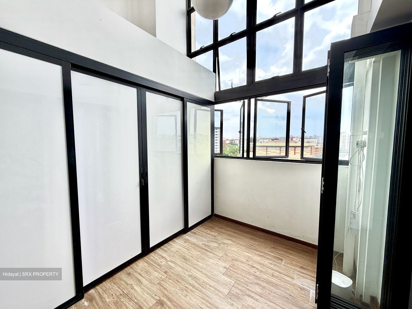 Blk 101 Pasir Ris Street 12 (Pasir Ris), HDB Executive #520078401